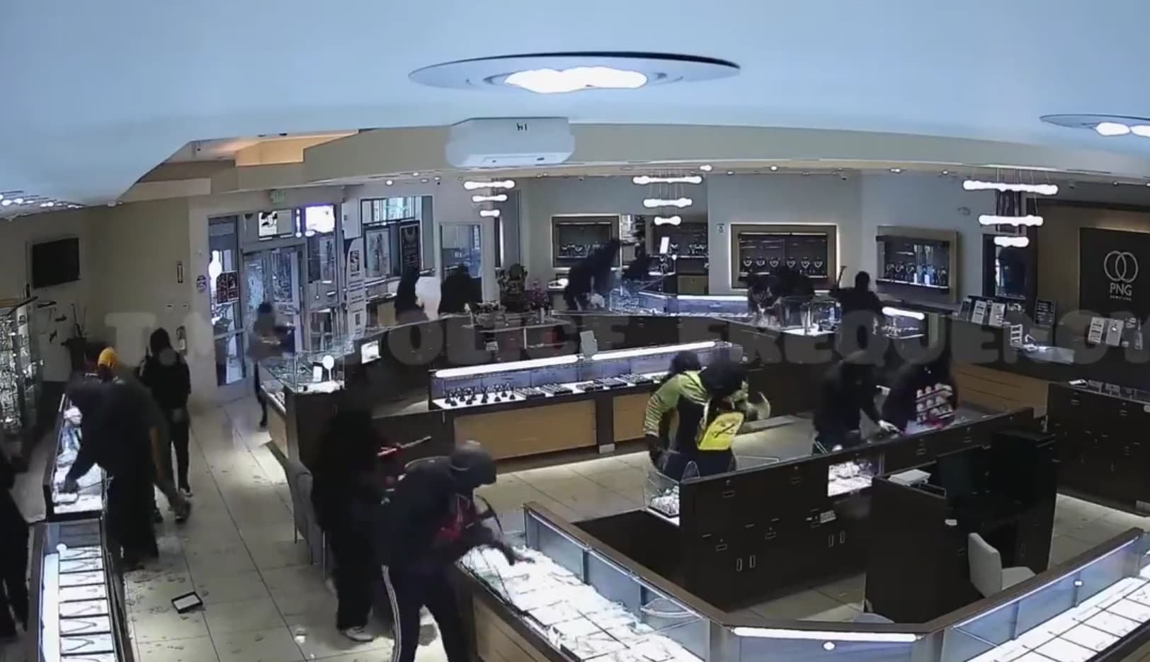 Video: Indian Jeweller In US Emptied In Minutes In Smash-And-Grab Attack